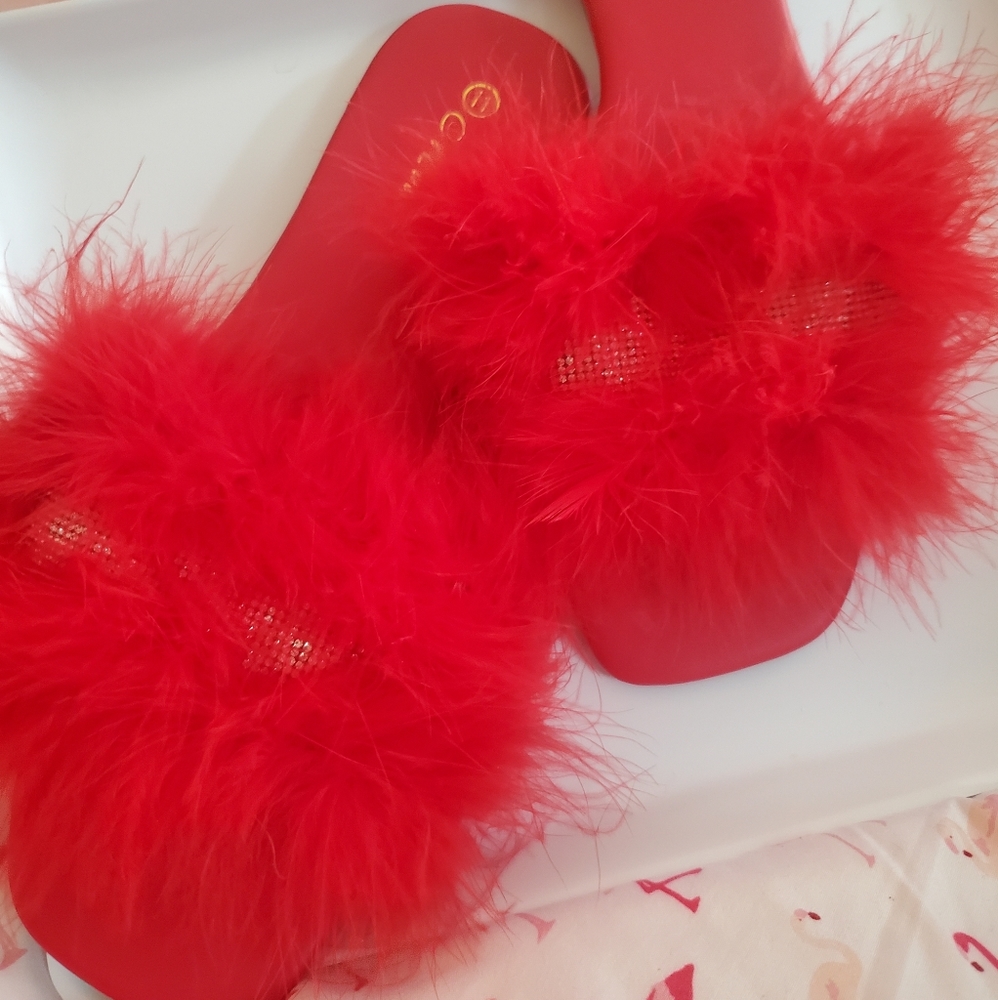 Size 11 matta shoes sandals red feather open toe